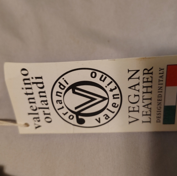 Elegant Valentino Orlandi Cream Quilted Handbag - Picture 2 of 7